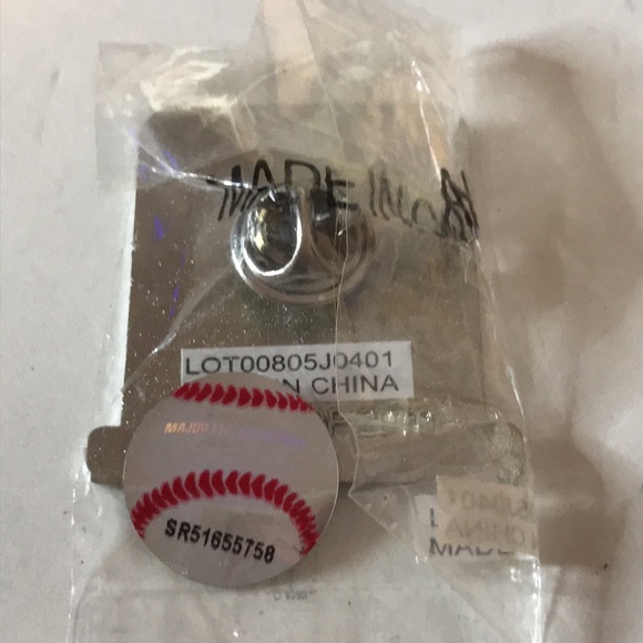 MLB INSIDERS CLUB lapel pin new - Picture 2 of 4